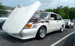 SAAB 900 white