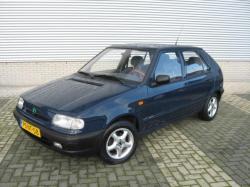 SKODA FELICIA black