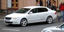 SKODA SUPERB white