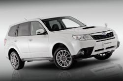 SUBARU FORESTER white