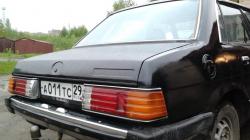 SUBARU LEONE black