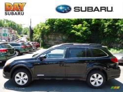 SUBARU OUTBACK 2.5 AT black