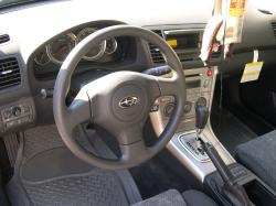 SUBARU OUTBACK 2.5 AT interior