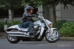 SUZUKI BOULEVARD M109R white