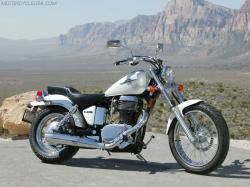 SUZUKI BOULEVARD S40 green