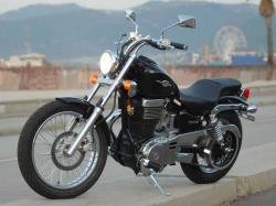 SUZUKI BOULEVARD S40 green