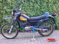 SUZUKI DR 250 S green