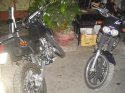 SUZUKI DR 250 black