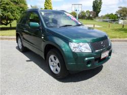 SUZUKI ESCUDO green