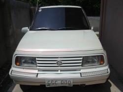 SUZUKI ESCUDO white