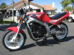 SUZUKI GS500 red