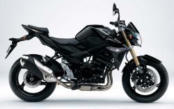 SUZUKI GSR 750 black