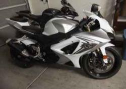 SUZUKI GSX-R1000 white