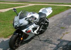 SUZUKI GSX-R600 white