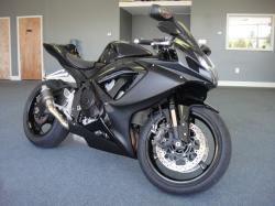 SUZUKI GSX-R750 black