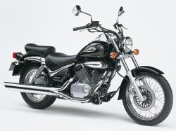 SUZUKI INTRUDER 125 green