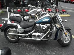 SUZUKI INTRUDER green