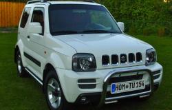 SUZUKI JIMNY white