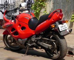 SUZUKI KATANA red