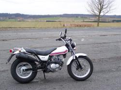 SUZUKI RV 125 VANVAN white