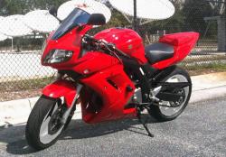 SUZUKI SV650 red