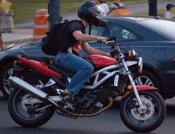 SUZUKI SV650 white