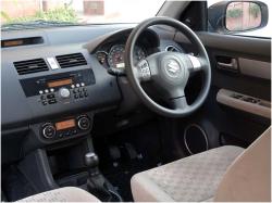 SUZUKI SWIFT 1.0 interior