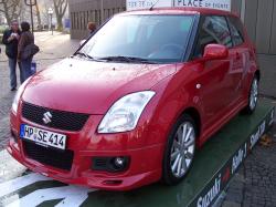 SUZUKI SWIFT red