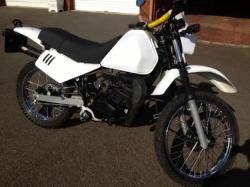 SUZUKI TS 125 black