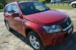 SUZUKI VITARA (5 red