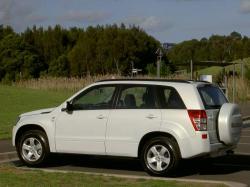 SUZUKI VITARA white