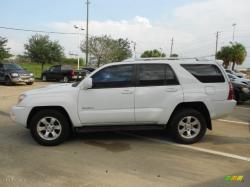 TOYOTA 4RUNNER white