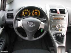 toyota auris 1.6