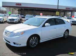 TOYOTA AVALON LIMITED white