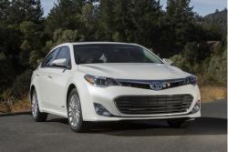 TOYOTA AVALON white