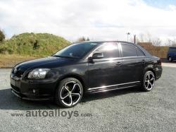 TOYOTA AVENSIS black