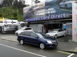 TOYOTA AVENSIS blue