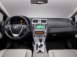 TOYOTA AVENSIS interior