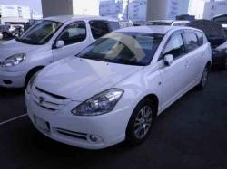 TOYOTA CALDINA white