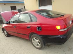 TOYOTA CARINA E red