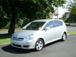 TOYOTA COROLLA VERSO 2.2 D-4D silver