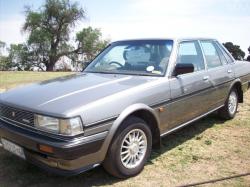 TOYOTA CRESSIDA 2.4 brown