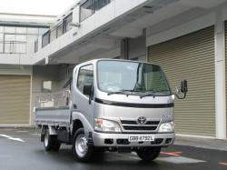 TOYOTA DYNA 100 black