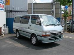 TOYOTA HIACE 2.0 green