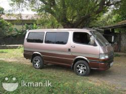 TOYOTA HIACE brown