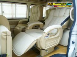 TOYOTA HIACE interior