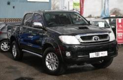 TOYOTA HILUX black