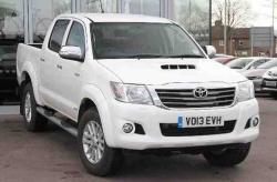 TOYOTA HILUX white