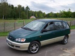 TOYOTA IPSUM 2.0 green