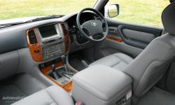 TOYOTA LAND 100 interior